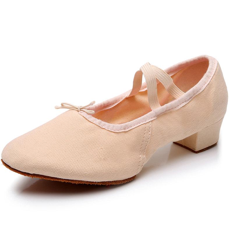 Женские парусиновые балетки и танцевальные туфли на каблуке с мягкой подошвой для взрослых 41
Женские парусиновые балетки и танцевальные туфли на каблуке с мягкой подошвой для взрослых 41
