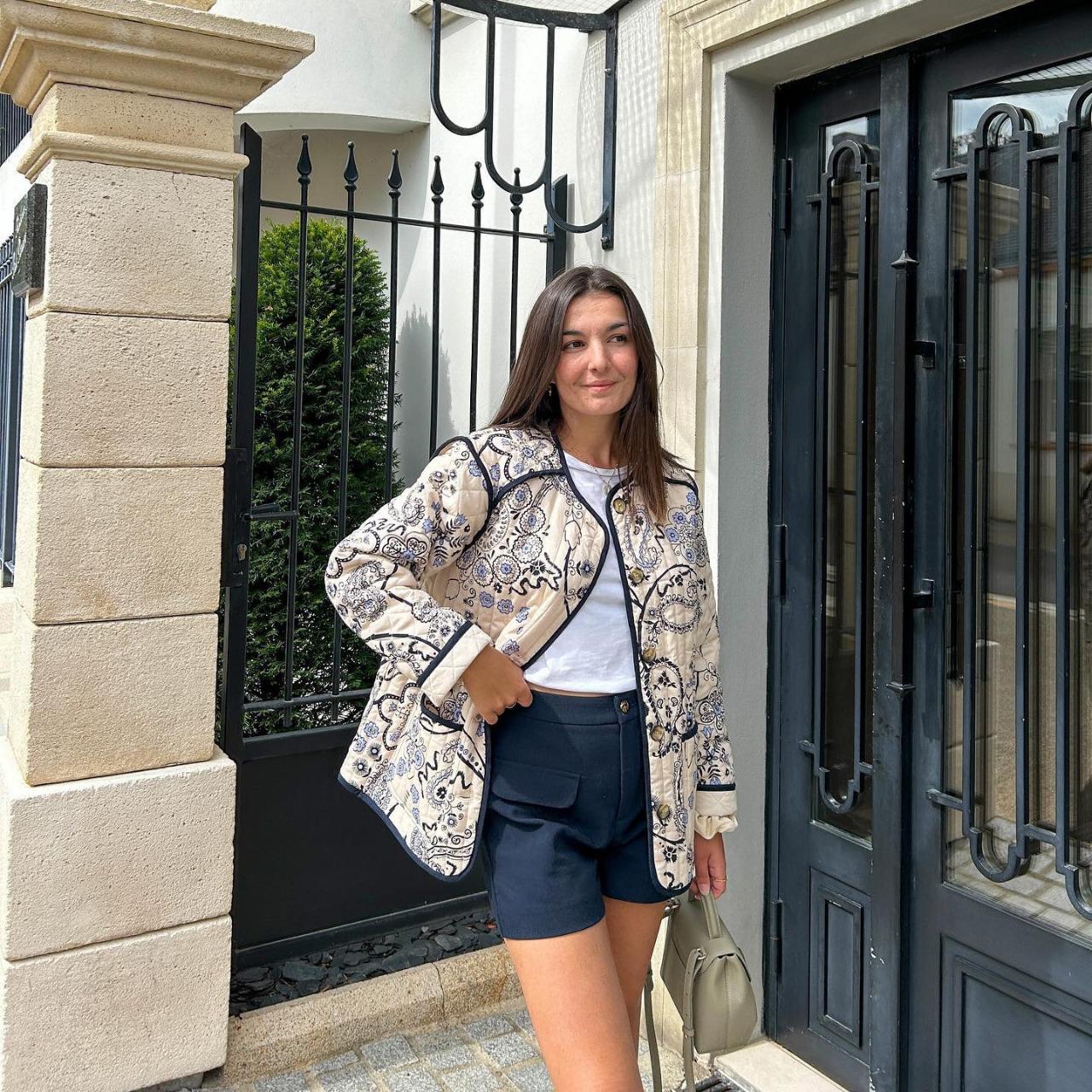 Женское ретро-пальто из хлопка в стиле пэчворк, осень/зима 2023, с круглым вырезом, длинными рукавами и карманами - короткая куртка Medium белый
Женское ретро-пальто из хлопка в стиле пэчворк, осень/зима 2023, с круглым вырезом, длинными рукавами и карманами - короткая куртка Medium белый