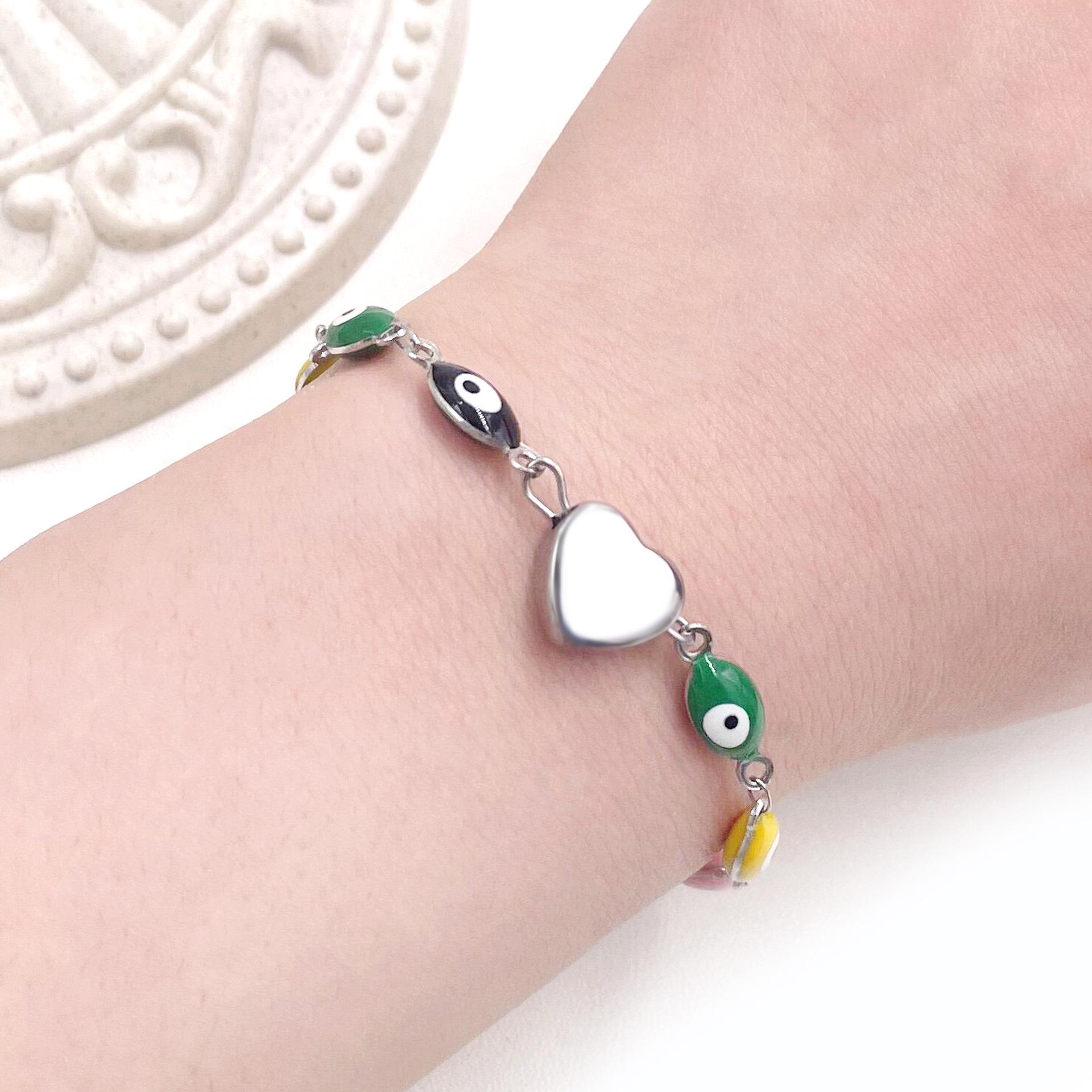 Trendy Colorful Evil Eye Chain Bracelet for Men and Women, Ideal as a Couple s Fashion Accessory in Europe and America. білий
Trendy Colorful Evil Eye Chain Bracelet for Men and Women, Ideal as a Couple s Fashion Accessory in Europe and America. білий