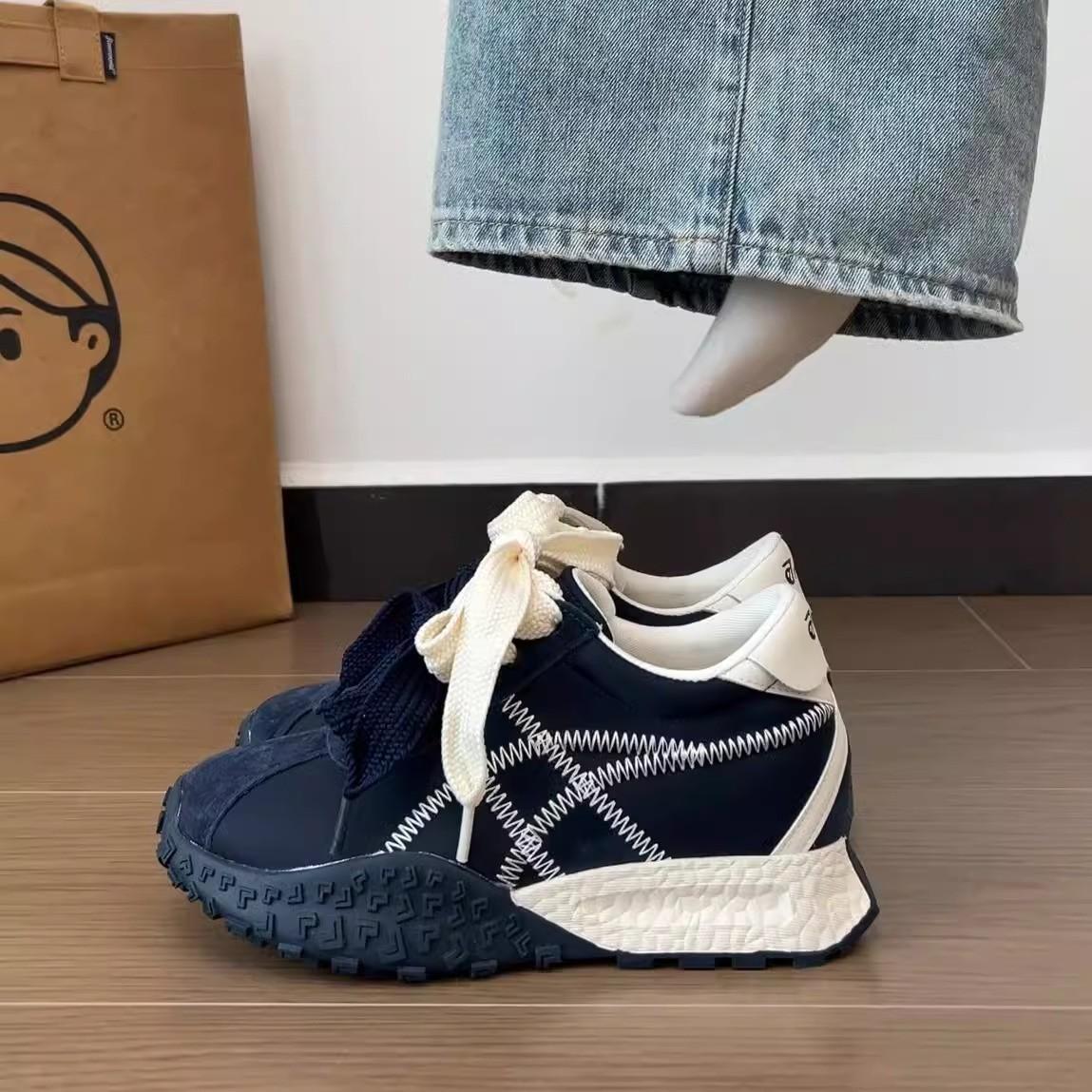 Popular thick-soled inner height-increasing moral training shoes women s 2025 spring fashion new niche versatile sports shoes Forrest Gump shoes 39
Popular thick-soled inner height-increasing moral training shoes women s 2025 spring fashion new niche versatile sports shoes Forrest Gump shoes 39