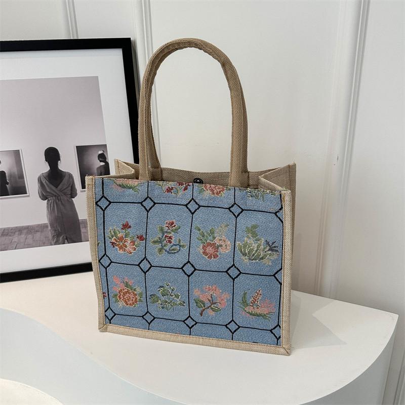 Chic Street Style Single Shoulder Tote Bag For Women With Soft Material And Magnetic Closure синій
Chic Street Style Single Shoulder Tote Bag For Women With Soft Material And Magnetic Closure синій