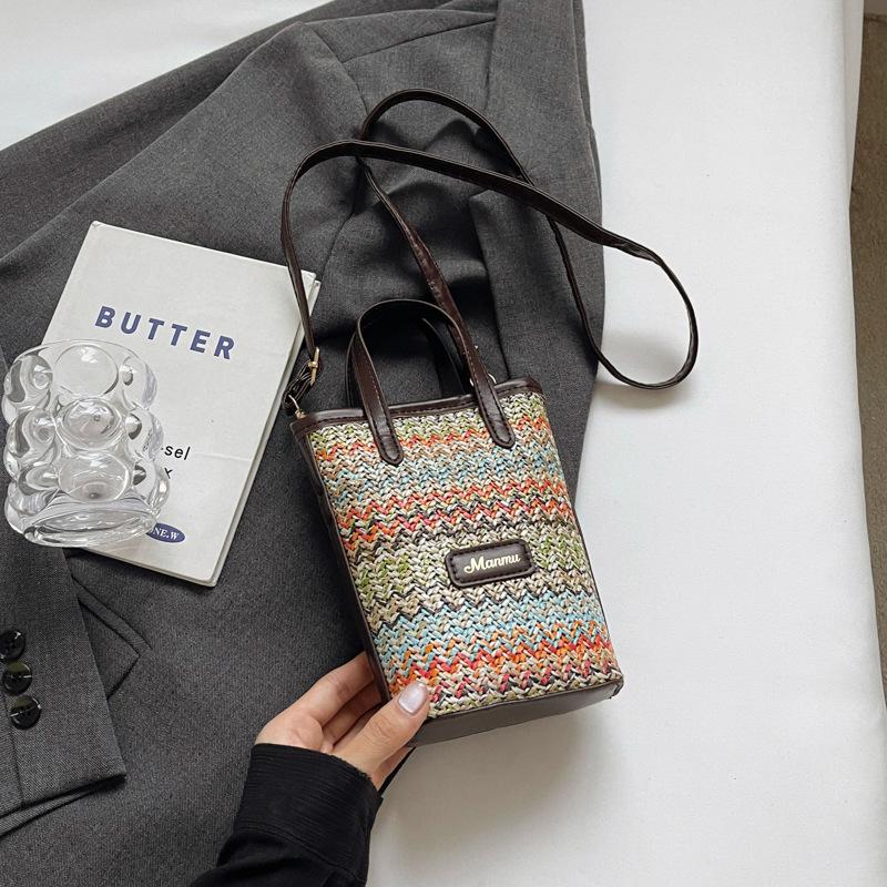 Простая и модная женская сумка 2024 года, летняя новая простая повседневная персонализированная сумка для мобильного телефона, нишевая дизайнерская сумка через плечо оранжевый