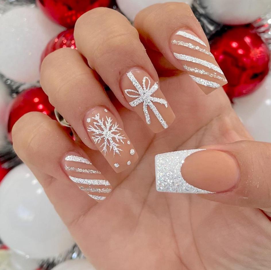 WM-113 First Snow Fake Christmas Snowflake Nails - 24 Piece Nail Art Set Glue Model
WM-113 First Snow Fake Christmas Snowflake Nails - 24 Piece Nail Art Set Glue Model