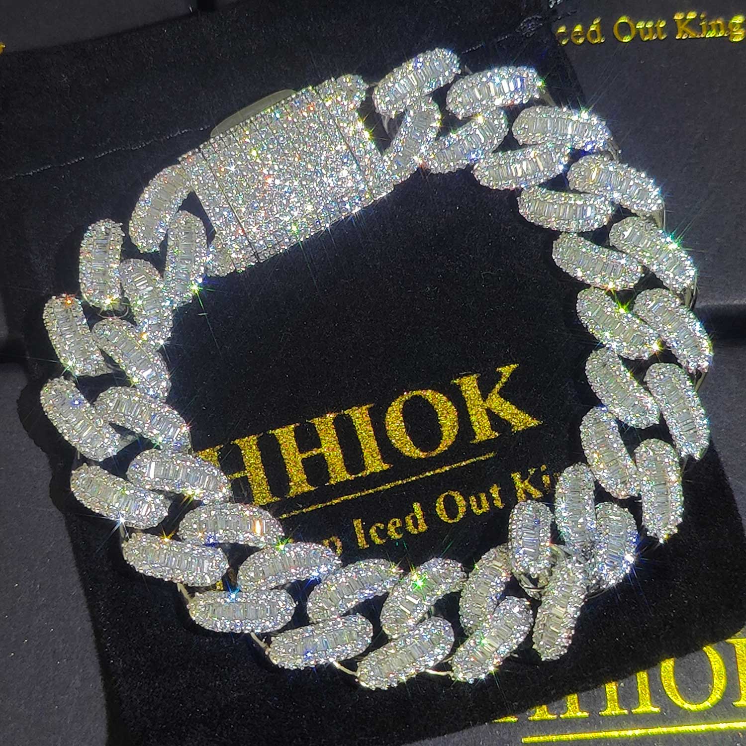 Hip Hop Claw Setting Rectangle 5A Cubic Zirconia Bling Iced Out 15mm Curb Miami Cuban Link Bracelets for Men Rapper Jewelry 7inch серебряный
Hip Hop Claw Setting Rectangle 5A Cubic Zirconia Bling Iced Out 15mm Curb Miami Cuban Link Bracelets for Men Rapper Jewelry 7inch серебряный