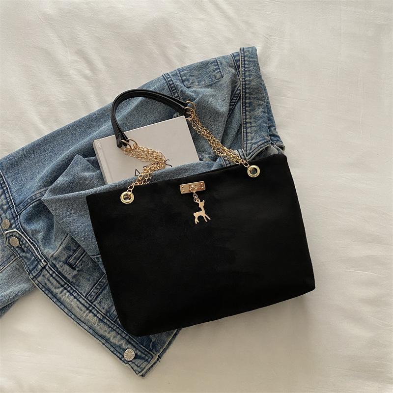 Vintage Commuter Style Chain Shoulder Bag 2026 Winter New Fashion Ins Armpit Bag Tote Bucket Bag for Women чёрный
Vintage Commuter Style Chain Shoulder Bag 2026 Winter New Fashion Ins Armpit Bag Tote Bucket Bag for Women чёрный