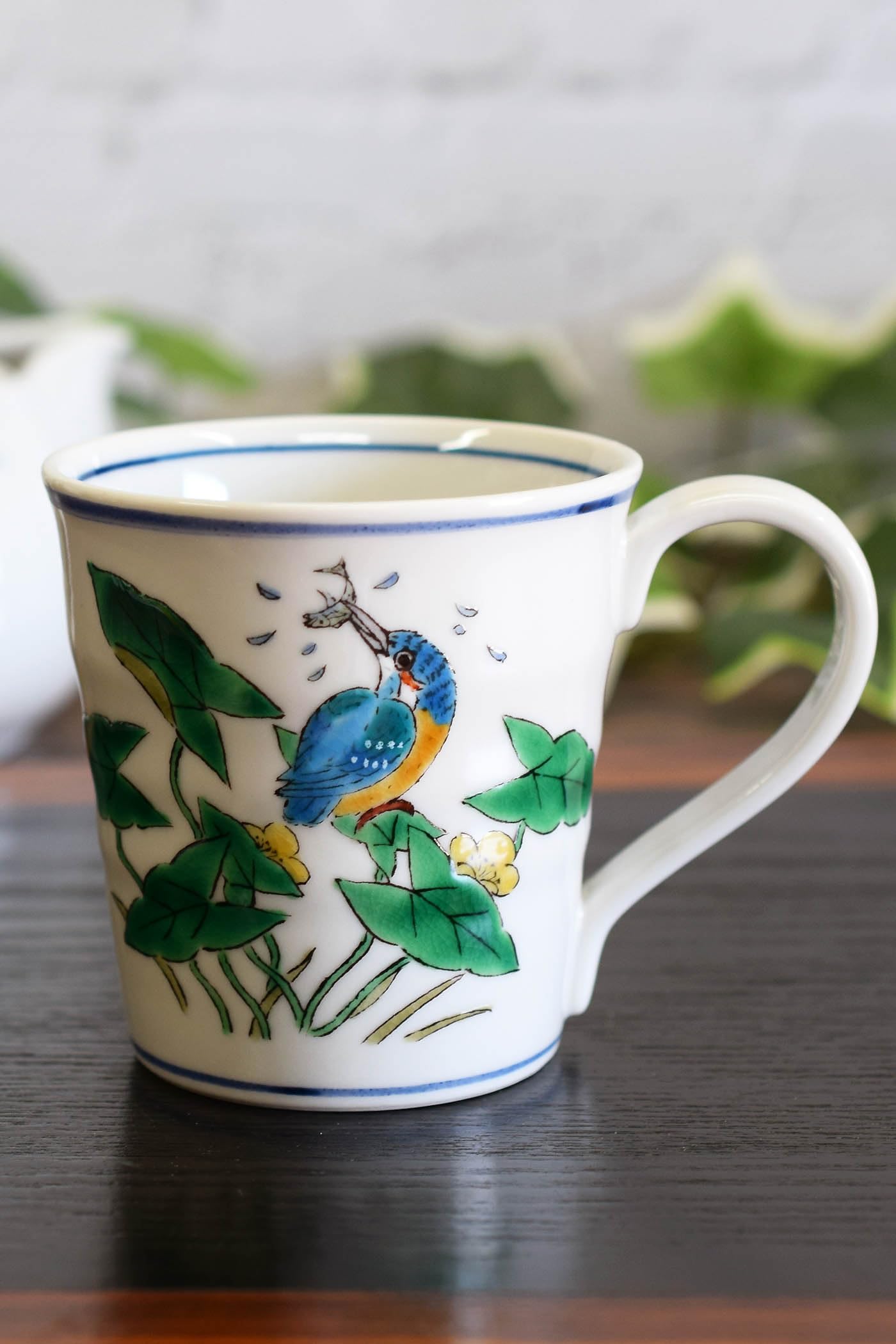 Waza no Kura Стильная кофейная кружка Кутани Керамическая кружка Зимородок Роскошная брендовая посуда Сделано в Японии Подарок на день рождения 60-летие 70-летие белый
Waza no Kura Стильная кофейная кружка Кутани Керамическая кружка Зимородок Роскошная брендовая посуда Сделано в Японии Подарок на день рождения 60-летие 70-летие белый