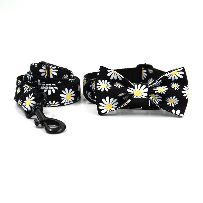 Pet Collar And Traction Strap+INS Style Small Daisy Pet Bow Collar+black Dog Collar Traction Rope 
Pet Collar And Traction Strap+INS Style Small Daisy Pet Bow Collar+black Dog Collar Traction Rope