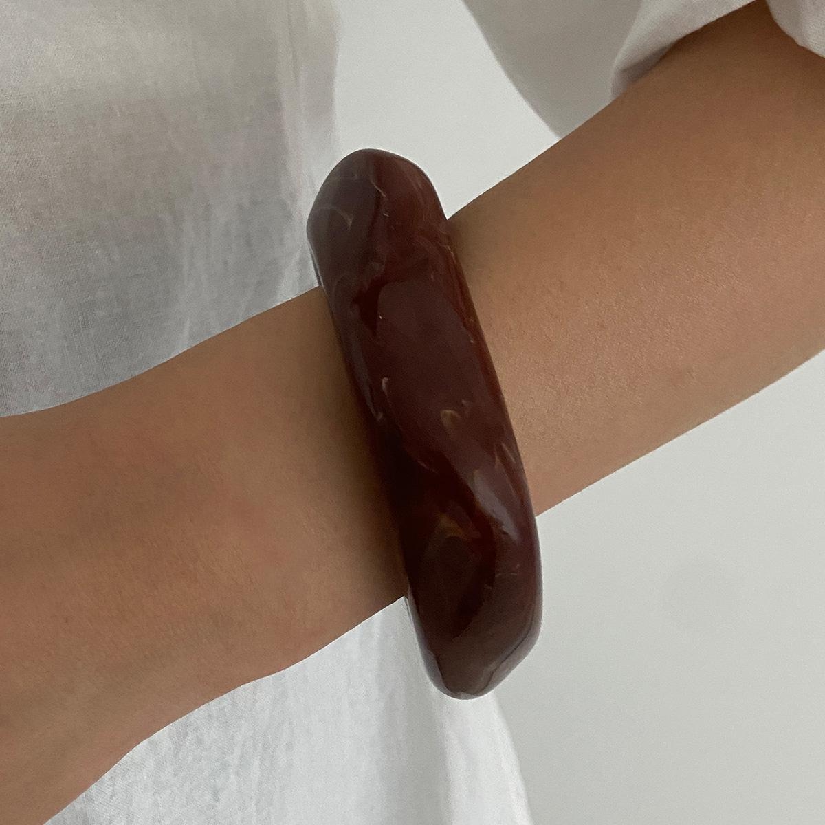 Fashion Transparent Gold Foil Irregular Resin Bracelet, Wind Metal Smooth Resin Wide Bracelet Women
Fashion Transparent Gold Foil Irregular Resin Bracelet, Wind Metal Smooth Resin Wide Bracelet Women