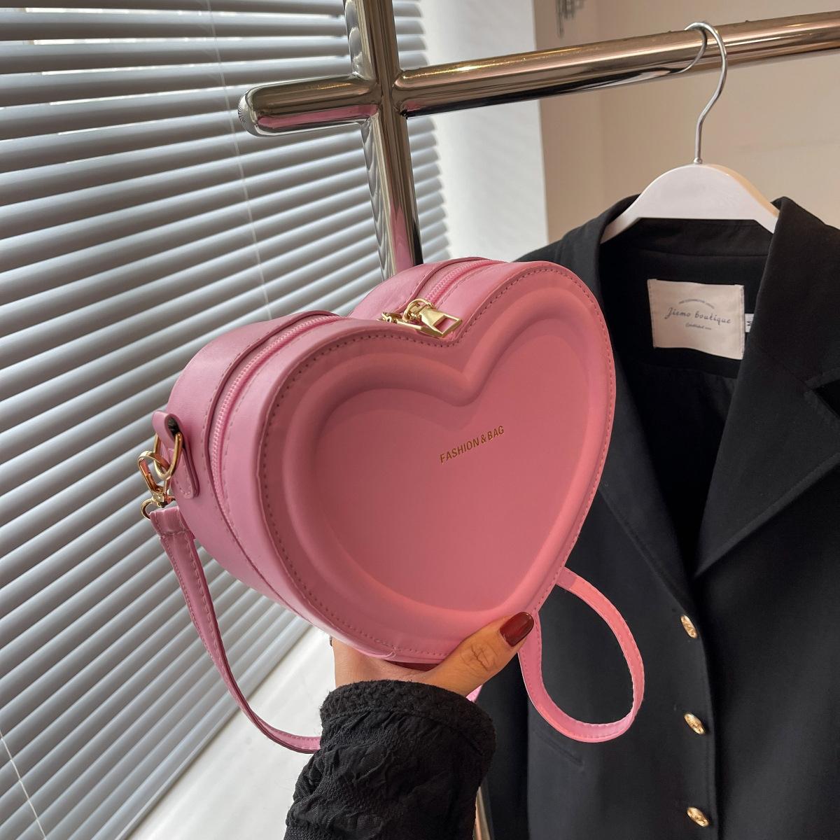 Fashion Heart Shape Crossbody Bags For Women New Solid Color Pu Leather Shoulder Bag Casual Ladies Handbags Designer Bags Quality
Fashion Heart Shape Crossbody Bags For Women New Solid Color Pu Leather Shoulder Bag Casual Ladies Handbags Designer Bags Quality