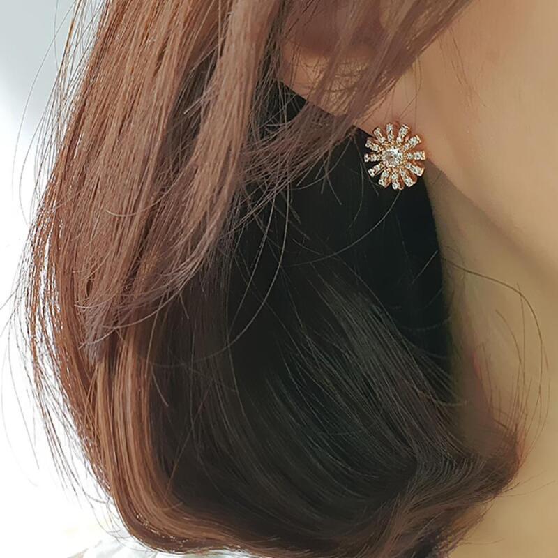 Women s Classy and Stylish Stud Earrings A24936_Gold
Women s Classy and Stylish Stud Earrings A24936_Gold