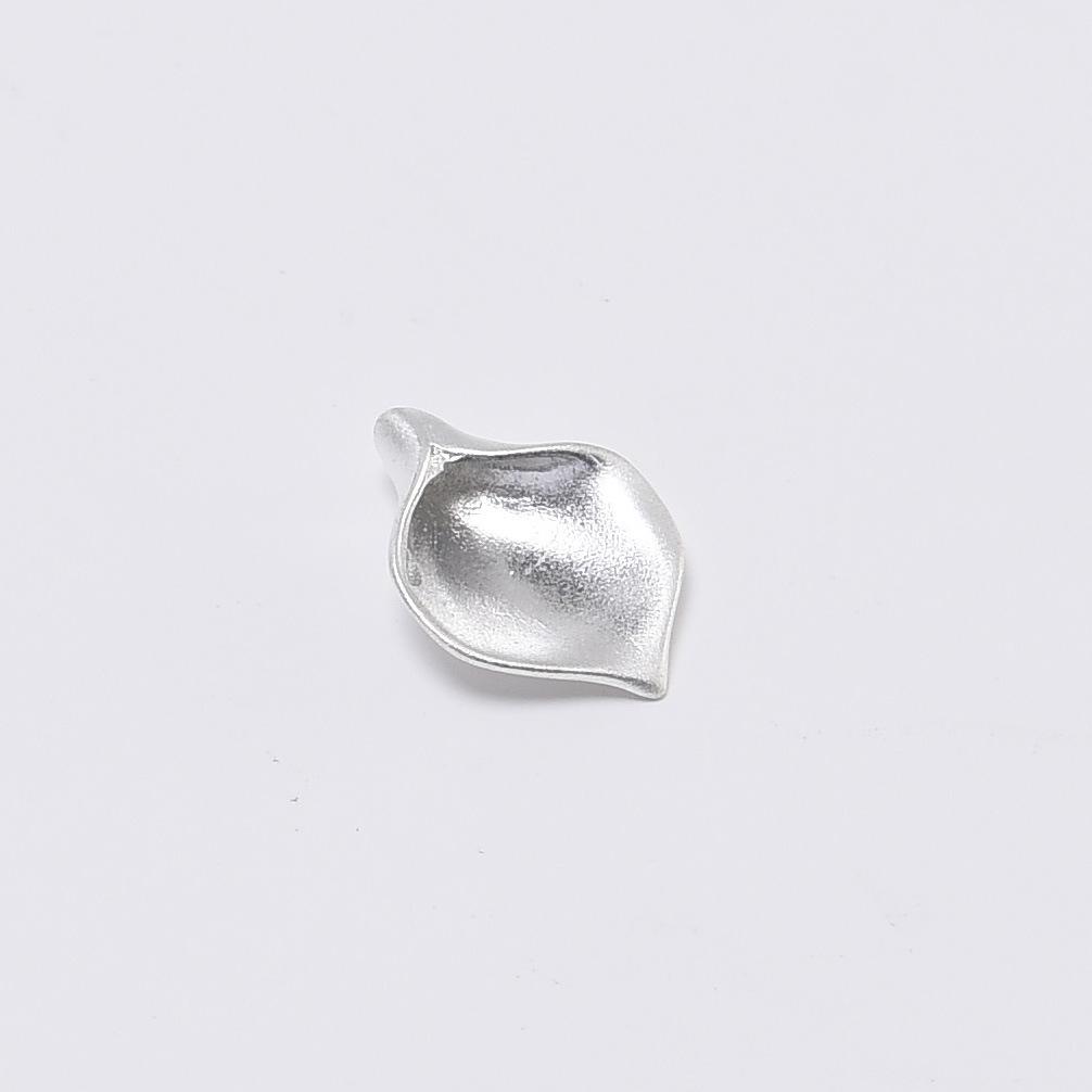 Retro Leaf Pendant Charm for DIY Jewelry Necklace Beading Accessories K9 Size серебряный
Retro Leaf Pendant Charm for DIY Jewelry Necklace Beading Accessories K9 Size серебряный