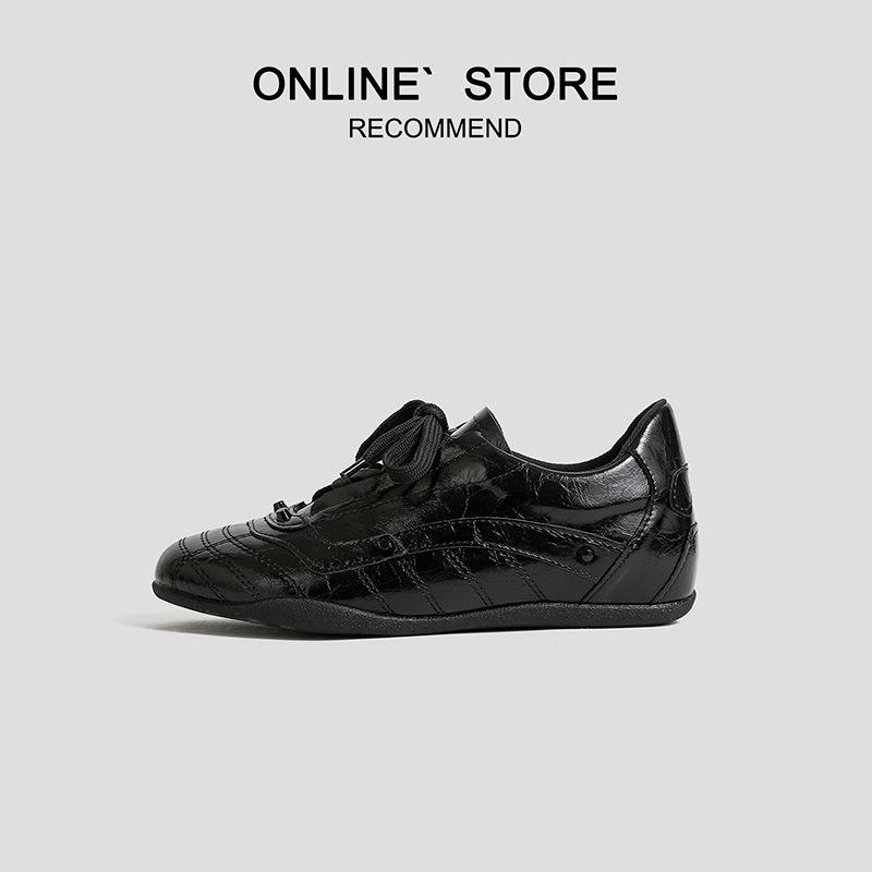 Dexun shoes invisible inner height increase women s shoes 5 sports Forrest Gump casual shoes retro rivet board shoes college style single shoes 35
Dexun shoes invisible inner height increase women s shoes 5 sports Forrest Gump casual shoes retro rivet board shoes college style single shoes 35