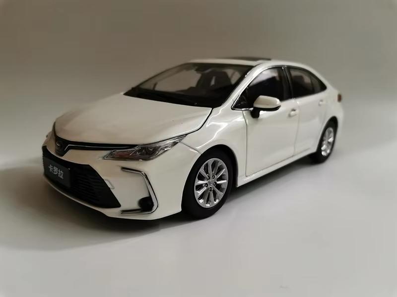 In Stock Original FAW Toyota 12th Generation Corolla 2019 1:18 Scale Diecast Car Model Collectible Display For Car Enthusiasts белый
In Stock Original FAW Toyota 12th Generation Corolla 2019 1:18 Scale Diecast Car Model Collectible Display For Car Enthusiasts белый