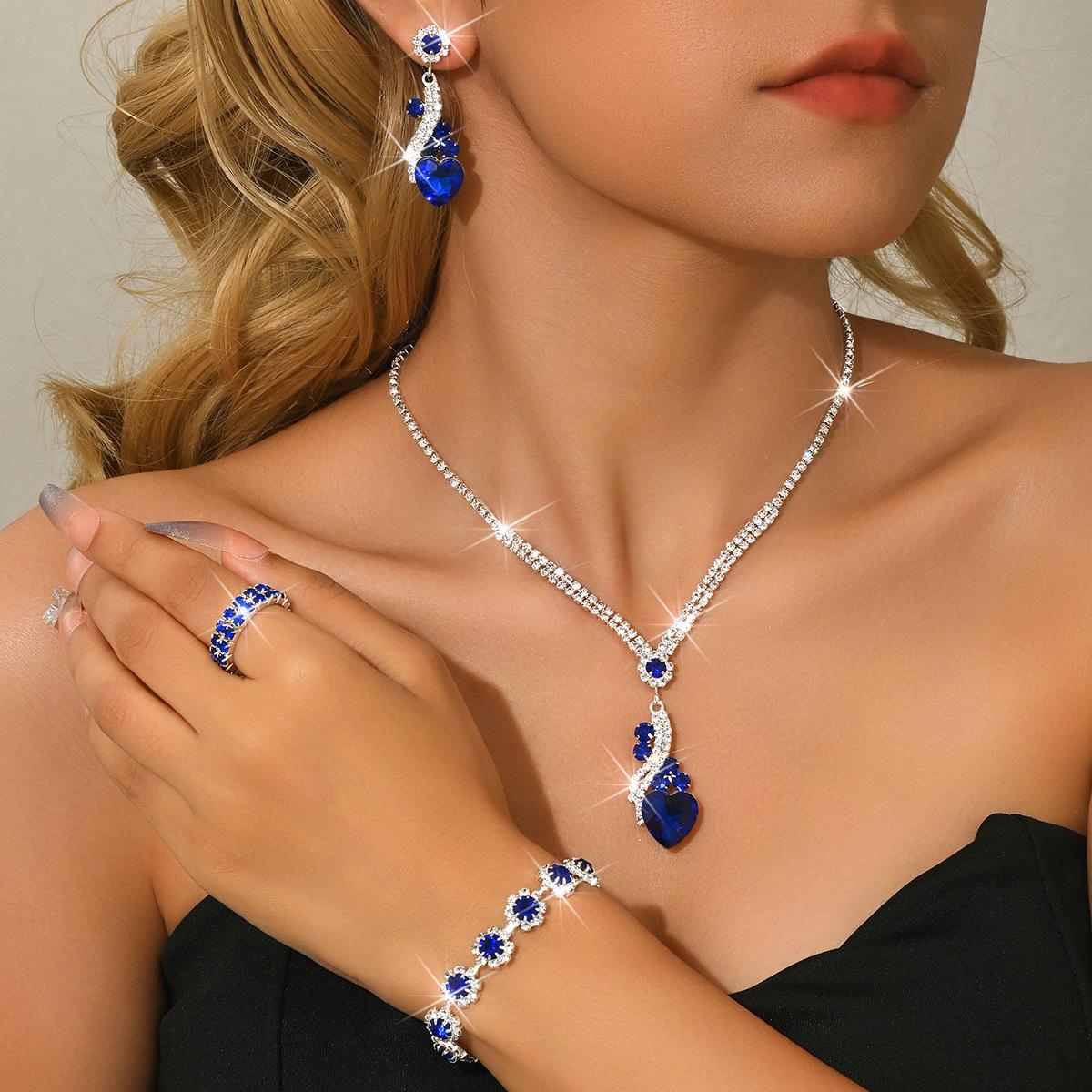 European and American New Fashion, Full of Diamonds Luxury Necklace Bracelet Earrings Jewelry Set Bridal Wedding Dinner Accessories 2026 45CM
European and American New Fashion, Full of Diamonds Luxury Necklace Bracelet Earrings Jewelry Set Bridal Wedding Dinner Accessories 2026 45CM