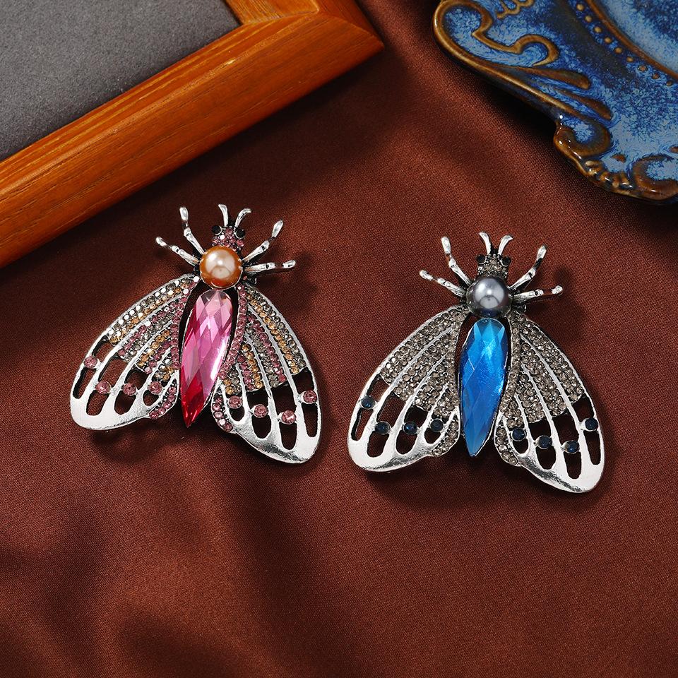 Classic Women Delicate Pearl Bee Crystal Brooches Pins Fashion Metal Insect Badges Vintage High Quality Jewelry Gift For Lady
Classic Women Delicate Pearl Bee Crystal Brooches Pins Fashion Metal Insect Badges Vintage High Quality Jewelry Gift For Lady