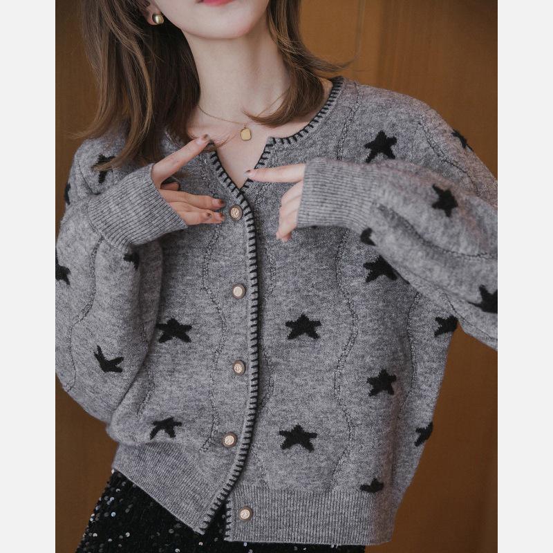 Korean Style V-Neck Purple Knit Cardigan - Soft and Gentle Spring/Autumn Wear One Size
Korean Style V-Neck Purple Knit Cardigan - Soft and Gentle Spring/Autumn Wear One Size