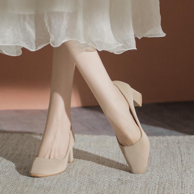 178-1 Nude high heels for women s spring and autumn new temperament without grinding feet Thick heels with skirts Soft leather single shoes 34 телесный
178-1 Nude high heels for women s spring and autumn new temperament without grinding feet Thick heels with skirts Soft leather single shoes 34 телесный