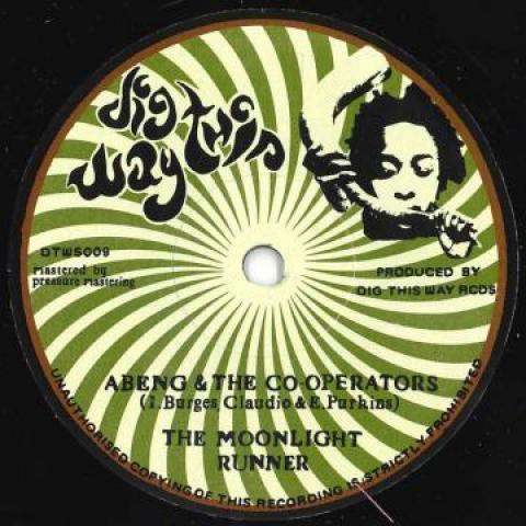 7inch Record ABENG, CO-OPERATORS / EEYUN PURKINS - Moonlight Runner / Fugative Dub DTWS009 Dig This Way 2020 Italy Reggae, Ska & Dub
7inch Record ABENG, CO-OPERATORS / EEYUN PURKINS - Moonlight Runner / Fugative Dub DTWS009 Dig This Way 2020 Italy Reggae, Ska & Dub