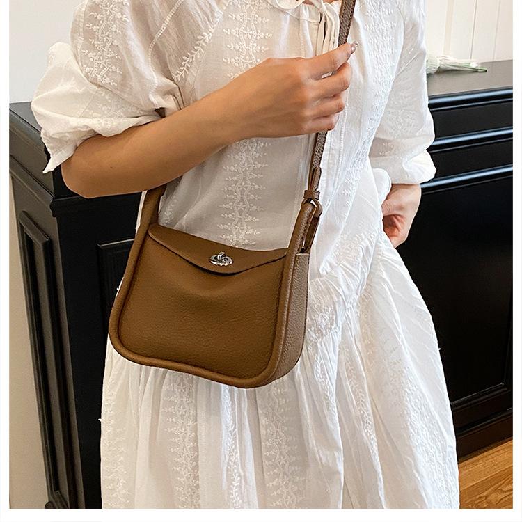 2025 spring and summer new niche design handbag small square bag fashion shoulder bag trend versatile messenger bag чёрный
2025 spring and summer new niche design handbag small square bag fashion shoulder bag trend versatile messenger bag чёрный