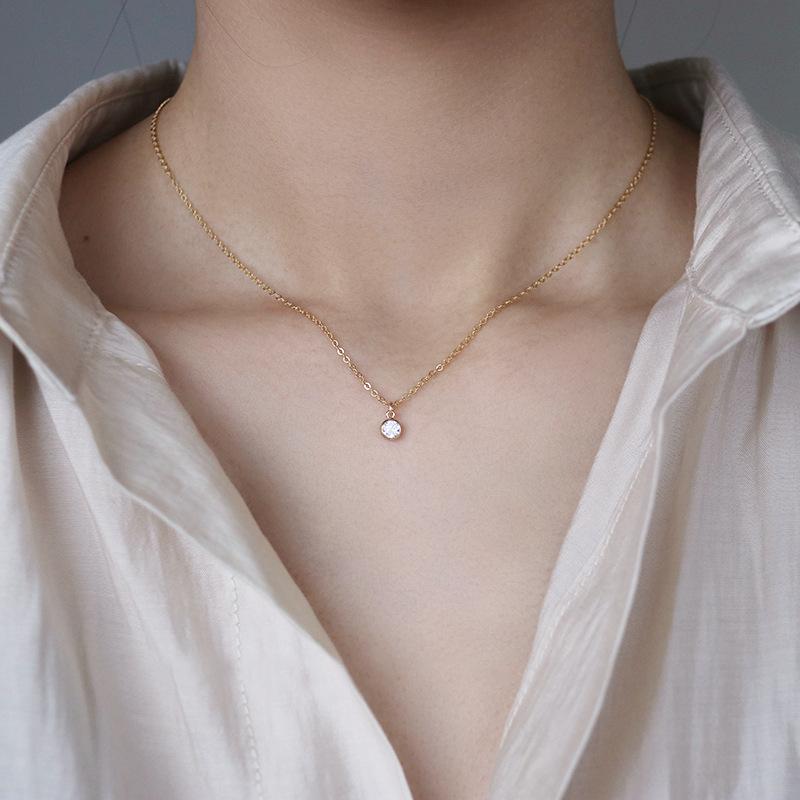Classic Simple Mini Red Green White Zircon Pendant Necklace for Women 925 Sterling Silver 14k Gold Plated Clavicle Chain Gold
Classic Simple Mini Red Green White Zircon Pendant Necklace for Women 925 Sterling Silver 14k Gold Plated Clavicle Chain Gold