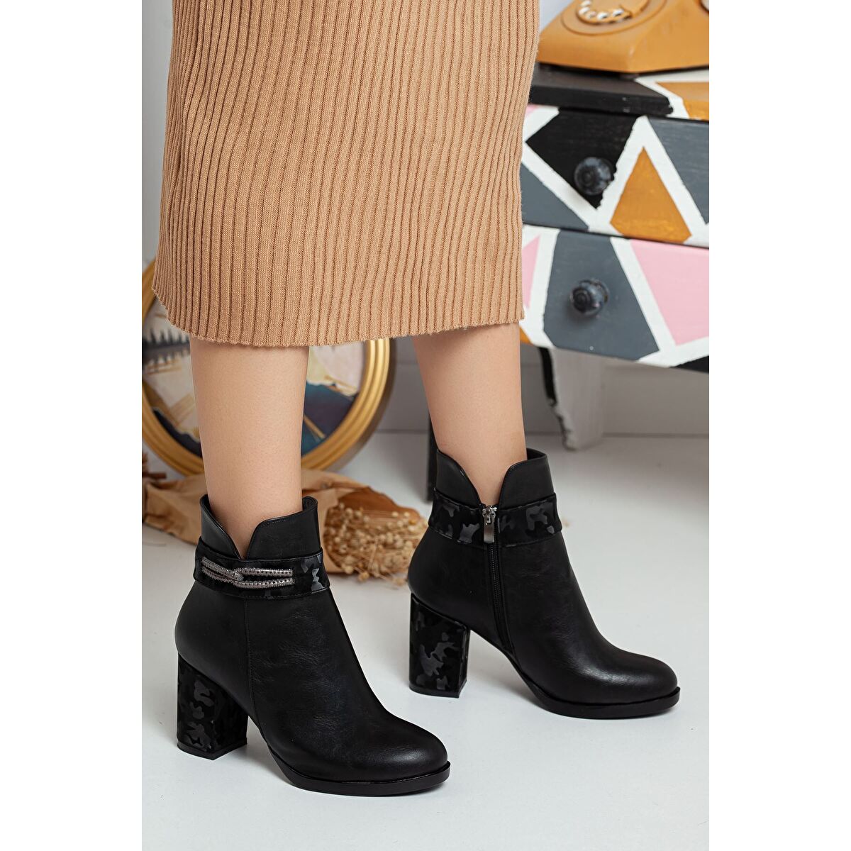 Ботильоны Warsel Women Heels Black Skin
Ботильоны Warsel Women Heels Black Skin