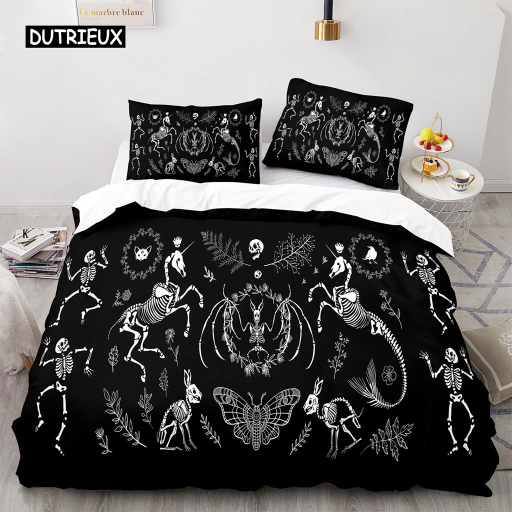 Death Moth Duvet Cover Set Queen Size Gothic Skull Boho Comforter Cover Black and White Skeleton Decorative Soft Bedding Set EU single(135x200cm)
Death Moth Duvet Cover Set Queen Size Gothic Skull Boho Comforter Cover Black and White Skeleton Decorative Soft Bedding Set EU single(135x200cm)