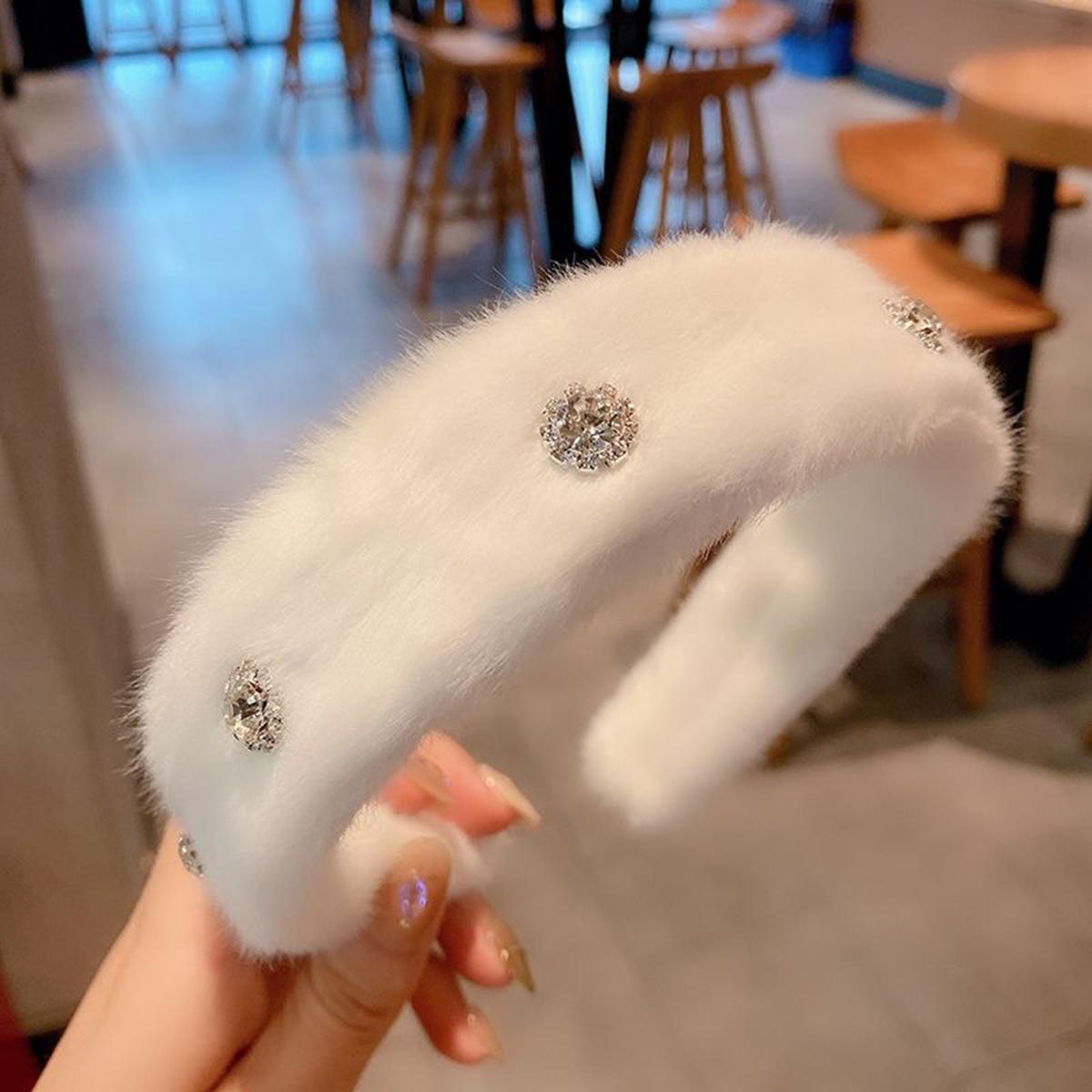 Fashionable and Elegant Plush Wide-Brimmed Headband with Rhinestones, Women s Hair Accessory Suitable for Parties, Proms, Dress Wear, Friend Gat білий
Fashionable and Elegant Plush Wide-Brimmed Headband with Rhinestones, Women s Hair Accessory Suitable for Parties, Proms, Dress Wear, Friend Gat білий