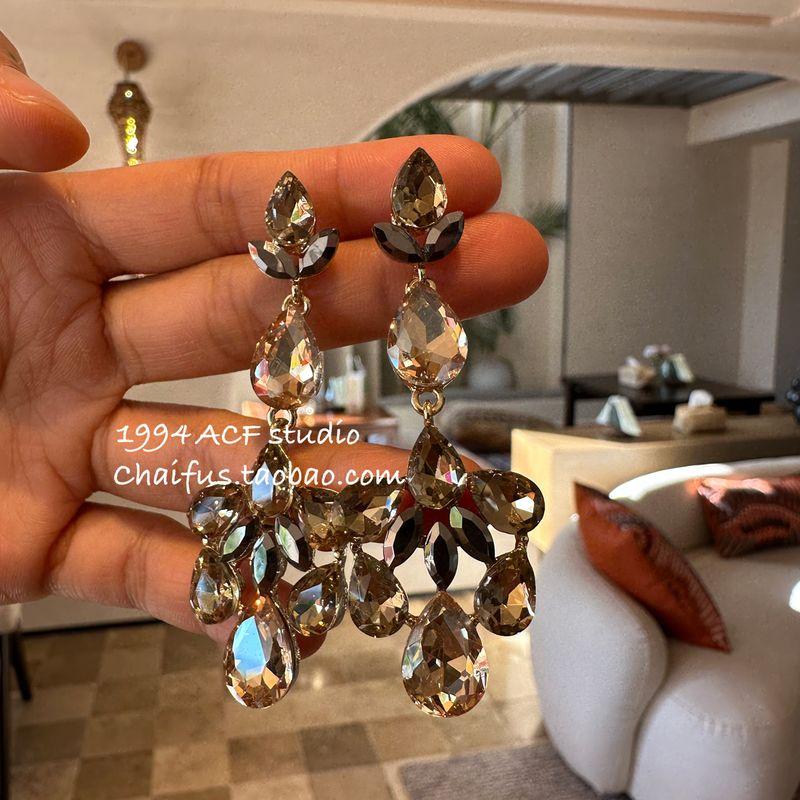 Niche Style R501 Studio Exaggerated Water Drop Elegance Geometry A pair of main drawing models
Niche Style R501 Studio Exaggerated Water Drop Elegance Geometry A pair of main drawing models