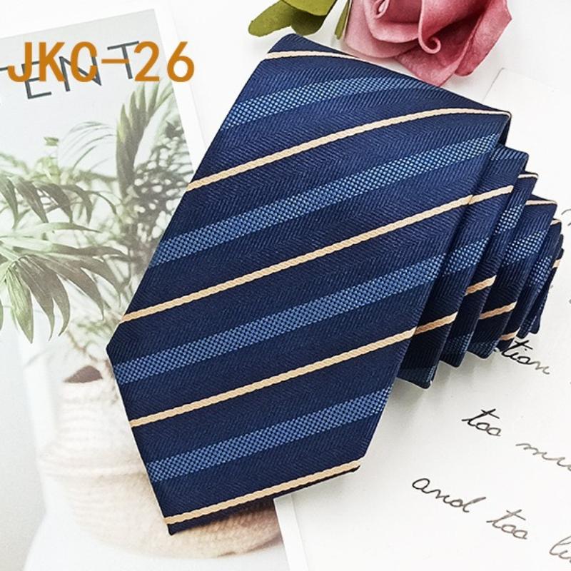 Шкільна краватка JK для чоловіків і жінок, 7 см, ручна робота, модна та повсякденна, жакардова в смужку, універсальний аксесуар.
Шкільна краватка JK для чоловіків і жінок, 7 см, ручна робота, модна та повсякденна, жакардова в смужку, універсальний аксесуар.
