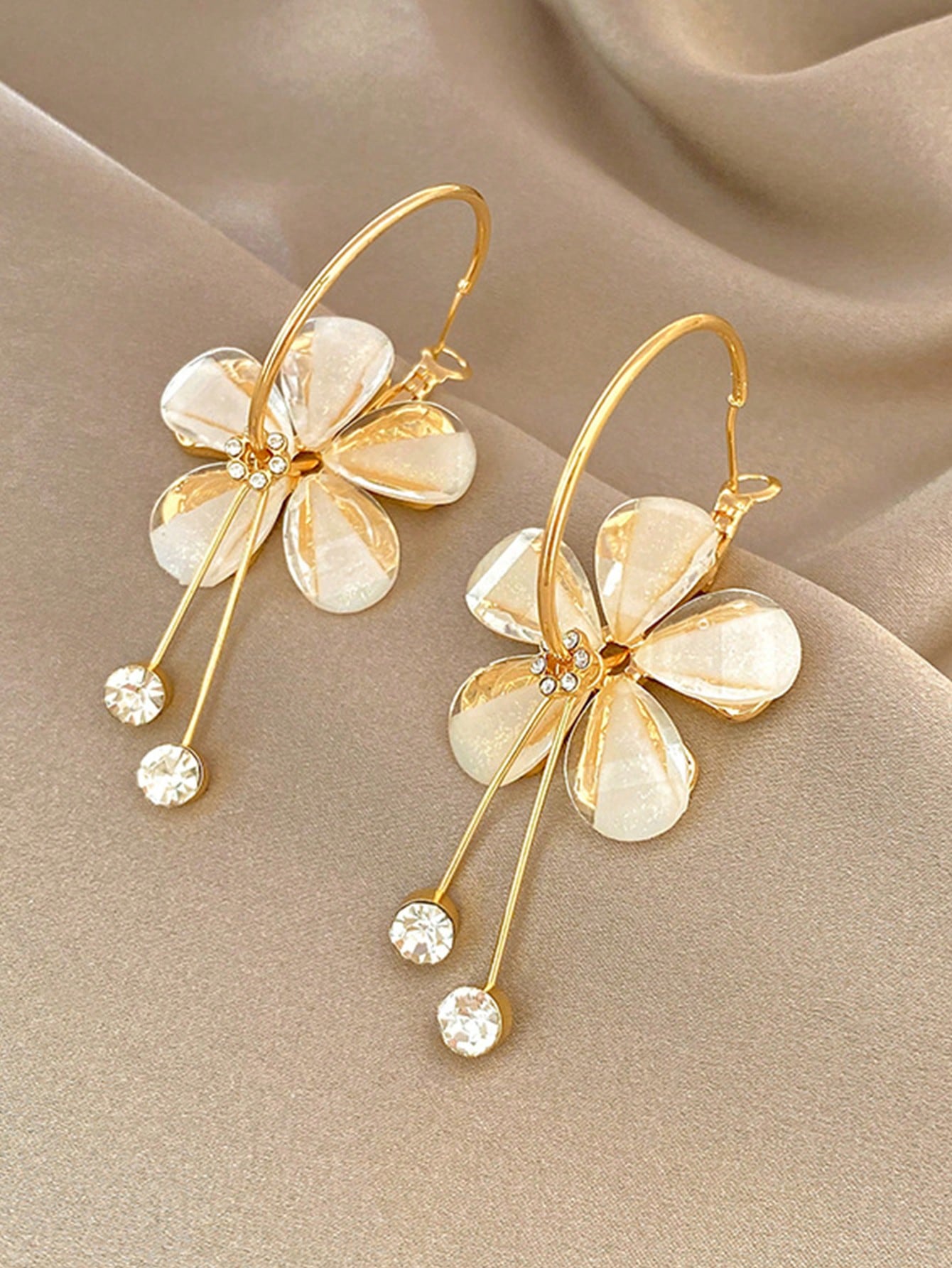 1pair Fashion Stainless Steel Rhinestone & Flower Drop Earrings For Women For Daily Decoration
1pair Fashion Stainless Steel Rhinestone & Flower Drop Earrings For Women For Daily Decoration