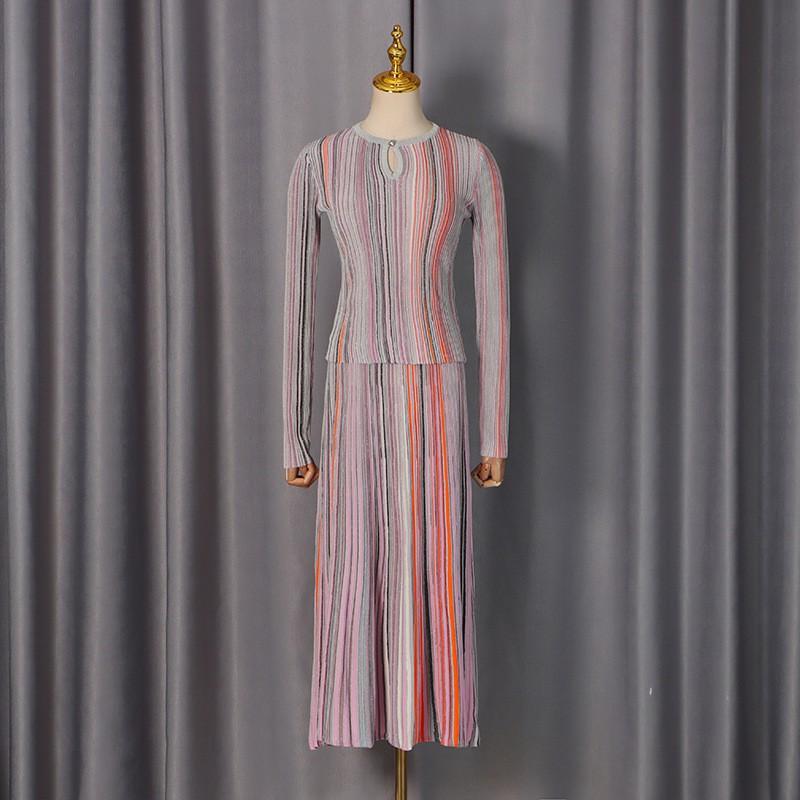 Retro Temperament Stripe Silver Thread Contrast Color Slim Collar Knitted Pleated Suit Women XL
Retro Temperament Stripe Silver Thread Contrast Color Slim Collar Knitted Pleated Suit Women XL