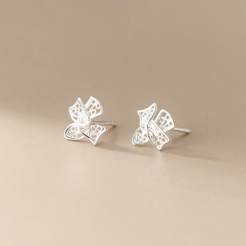 S925 Copper Needle Lace Hollow Bow Screw Buckle Puncture Stud Earrings for Women Fine Y2K Elegent Zircon Minimalist Accessories
S925 Copper Needle Lace Hollow Bow Screw Buckle Puncture Stud Earrings for Women Fine Y2K Elegent Zircon Minimalist Accessories
