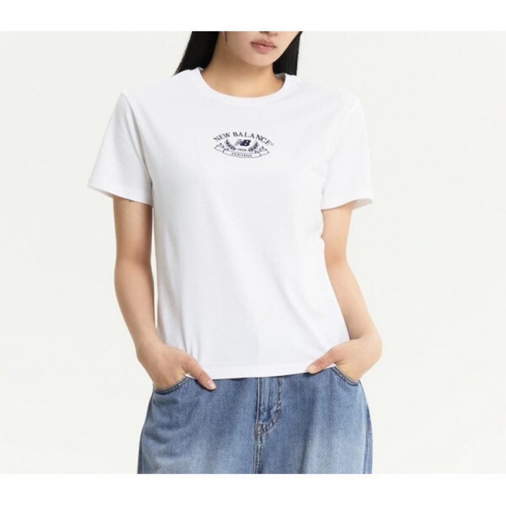 NeW Balance Heritage Short Sleeve Tee W Semi Over B1 nbnee3W622 10 1.NBNEE3W622 10/S
NeW Balance Heritage Short Sleeve Tee W Semi Over B1 nbnee3W622 10 1.NBNEE3W622 10/S