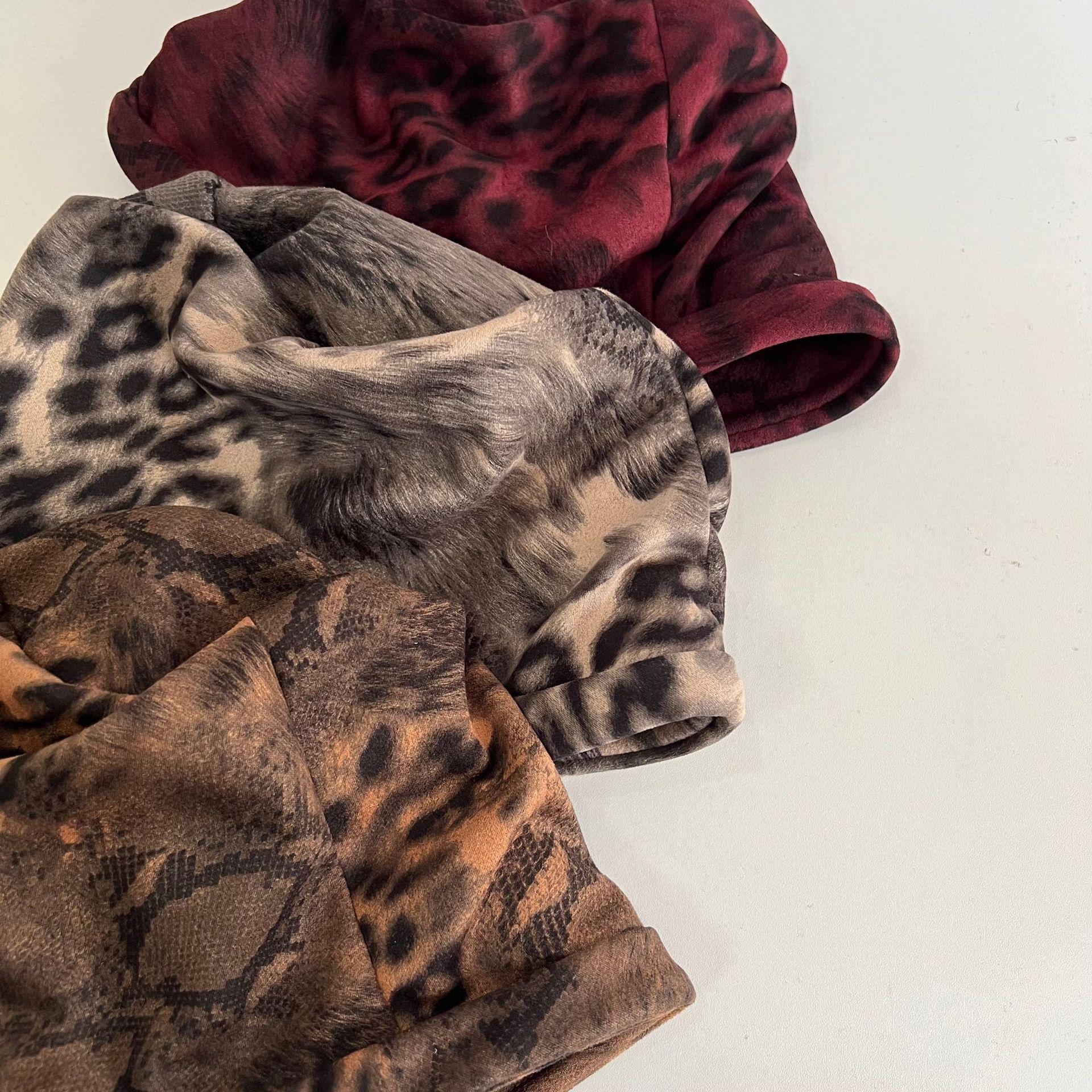 Retro autumn and winter versatile fabric autumn and winter leopard print bucket hat basin hat snakeskin pattern concave bucket hat basin hat M(56-58cm) темно-коричневого кольору
Retro autumn and winter versatile fabric autumn and winter leopard print bucket hat basin hat snakeskin pattern concave bucket hat basin hat M(56-58cm) темно-коричневого кольору