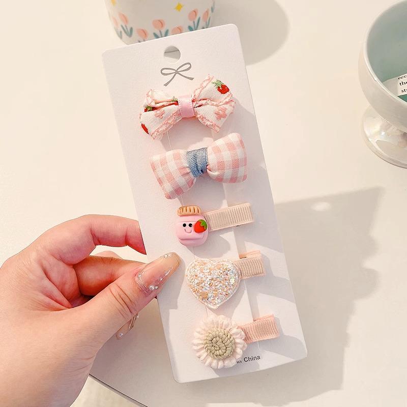 Очаровательные детские и девичьи мягкие заколки для волос
Очаровательные детские и девичьи мягкие заколки для волос