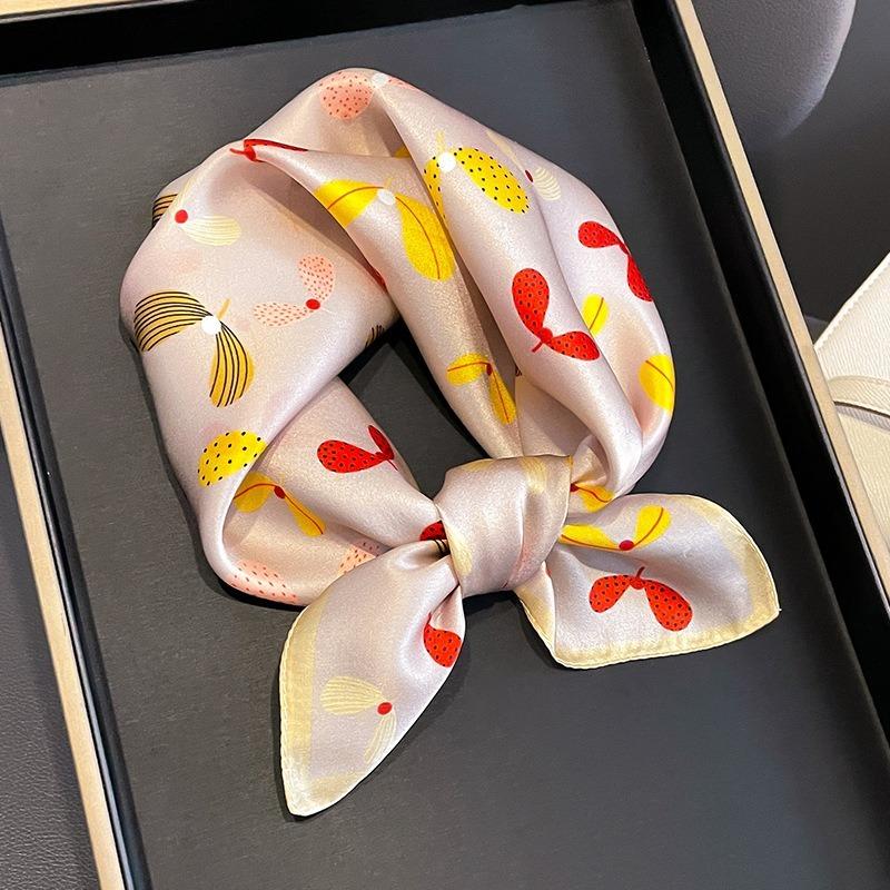 68cm Fresh Cashew Printed Scarf for Women Thin Silk Scarf for Autumn and Winter Fashionable Shawl Turban Bag Accessories Scarfs серый
68cm Fresh Cashew Printed Scarf for Women Thin Silk Scarf for Autumn and Winter Fashionable Shawl Turban Bag Accessories Scarfs серый