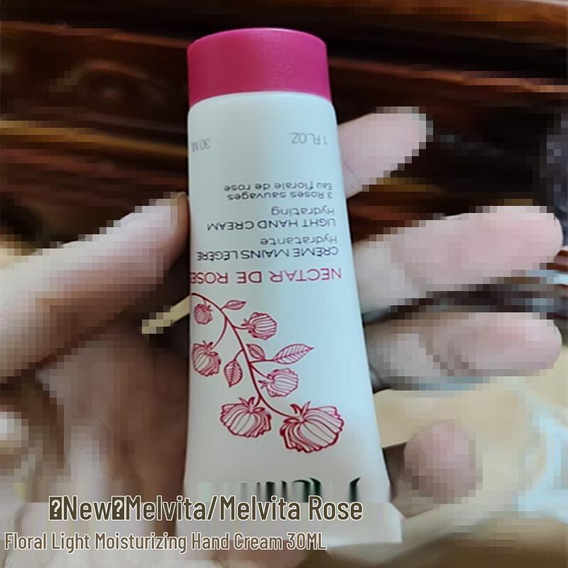 Melvita Rose Aroma Lightweight Moisturizing Hand Cream 30ml Standard Size
Melvita Rose Aroma Lightweight Moisturizing Hand Cream 30ml Standard Size