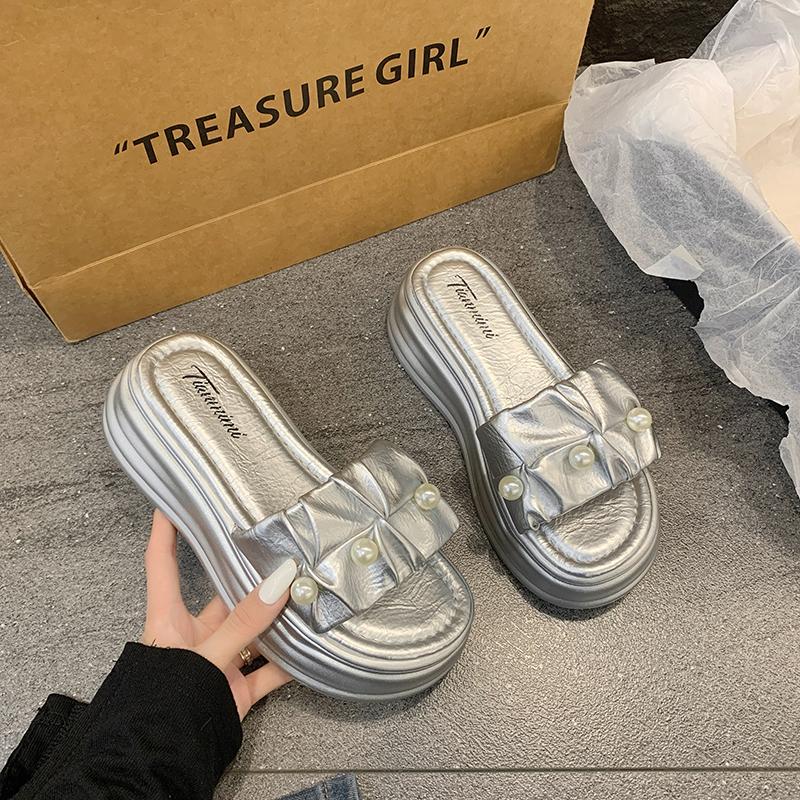 Модные женские шлепанцы на платформе с плиссировкой и бусинами, лето 2025, новая обувь, модные сандалии-слингбэки, элегантные шлепанцы, пляжные тапочки Mujer 40 серебряный
Модные женские шлепанцы на платформе с плиссировкой и бусинами, лето 2025, новая обувь, модные сандалии-слингбэки, элегантные шлепанцы, пляжные тапочки Mujer 40 серебряный