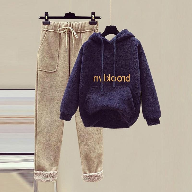 Женский вышитый свитшот из овечьей шерсти 2025 и комплект брюк широкого кроя на осень/зиму 3XL
Женский вышитый свитшот из овечьей шерсти 2025 и комплект брюк широкого кроя на осень/зиму 3XL