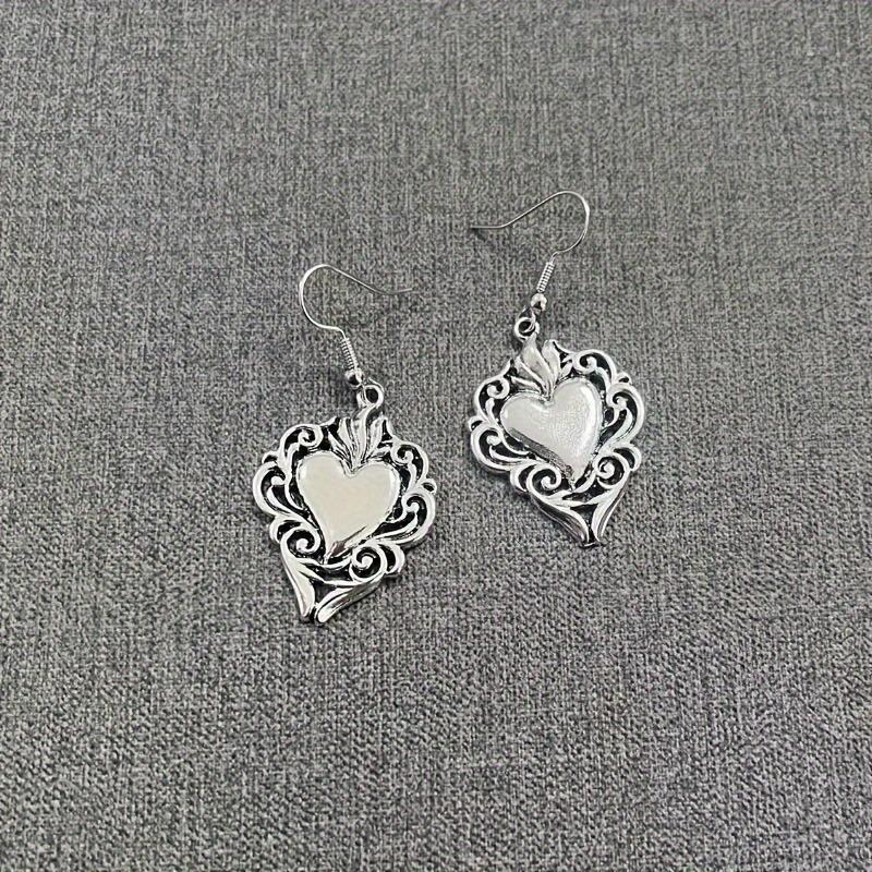 Vintage Carved Heart Drop Earrings: Vintage Bohemian Jewelry - Perfect Valentine s Day Gift for Couples
Vintage Carved Heart Drop Earrings: Vintage Bohemian Jewelry - Perfect Valentine s Day Gift for Couples