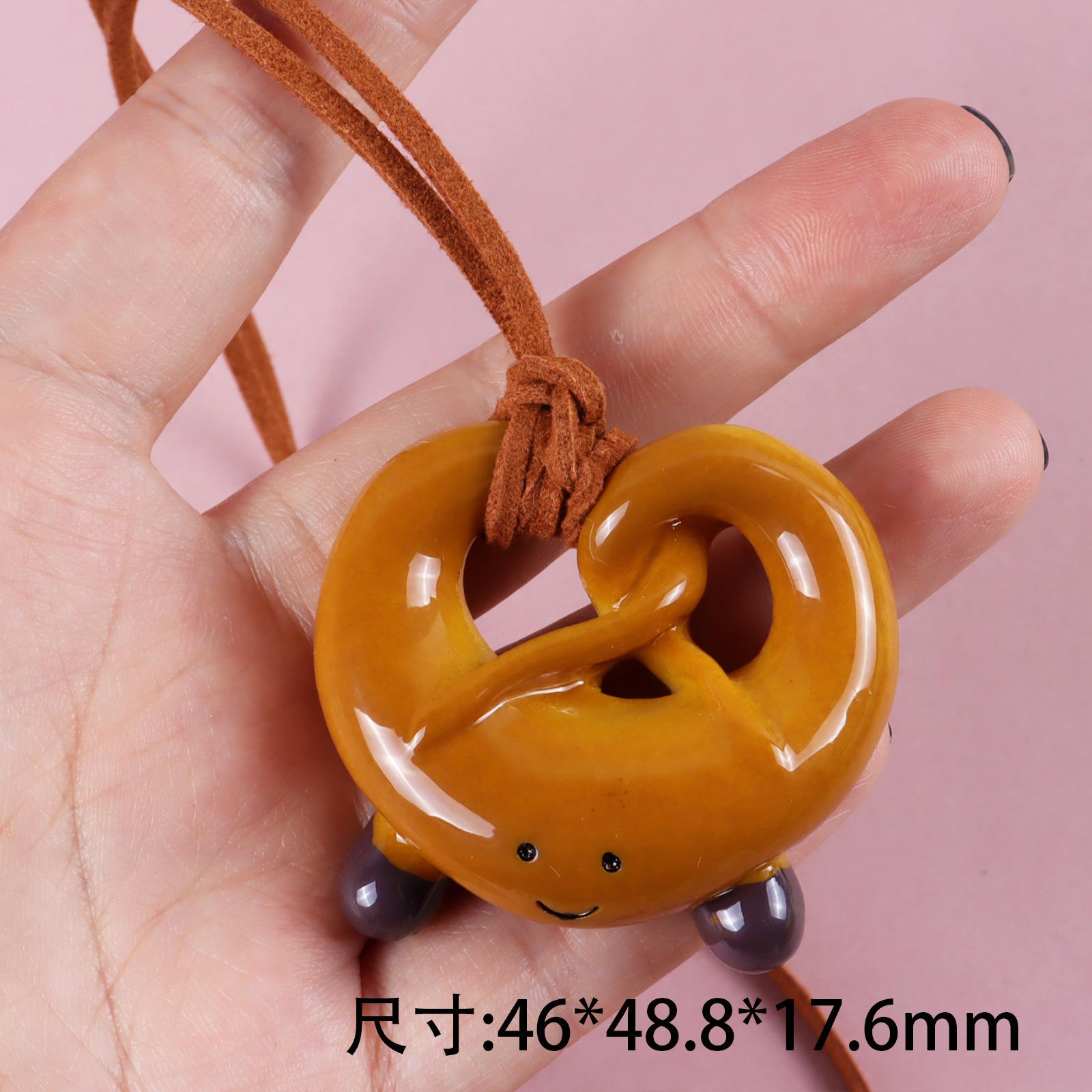 Croissant croissant pendant necklace women s personalized niche sweater chain alkaline water bread pendant autumn and winter accessories
Croissant croissant pendant necklace women s personalized niche sweater chain alkaline water bread pendant autumn and winter accessories