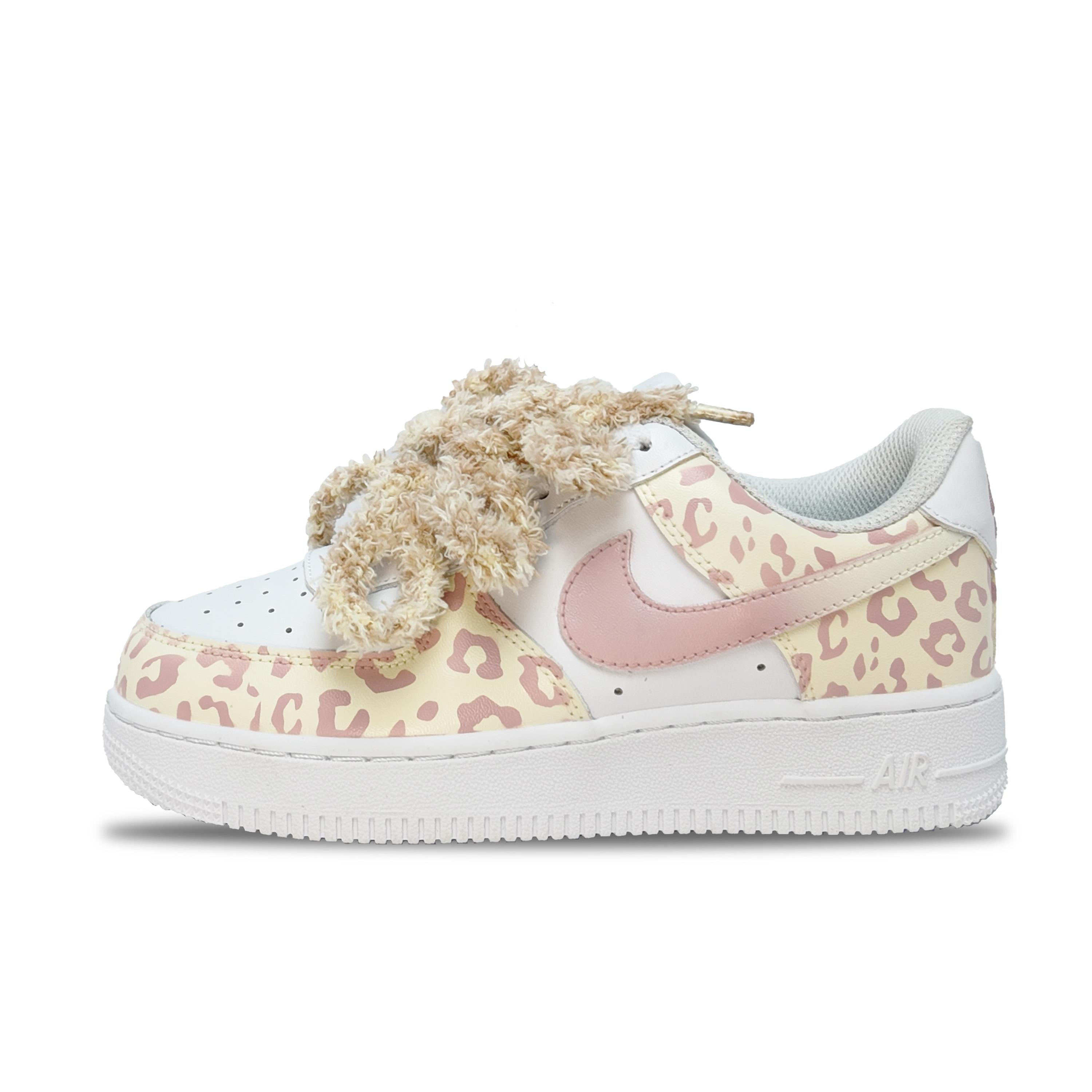 Nike Air Force 1 Low top Skateboard Shoes Women s White Pink DD8959-100(team1386-) 38.5
Nike Air Force 1 Low top Skateboard Shoes Women s White Pink DD8959-100(team1386-) 38.5