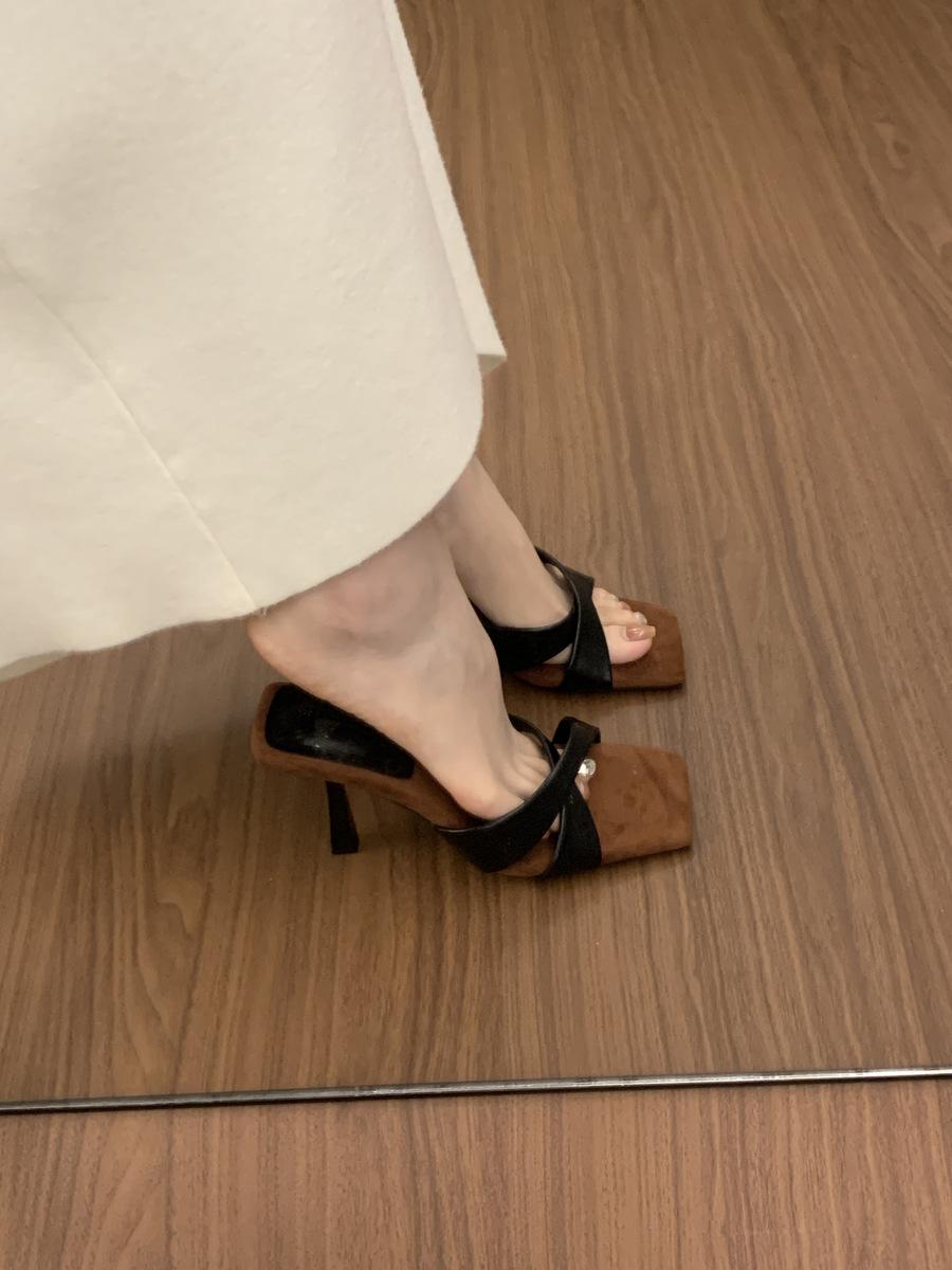 High sense niche square head open-toed slippers women s summer wear with skirts, beautiful high heels fashion sandals women 42
High sense niche square head open-toed slippers women s summer wear with skirts, beautiful high heels fashion sandals women 42