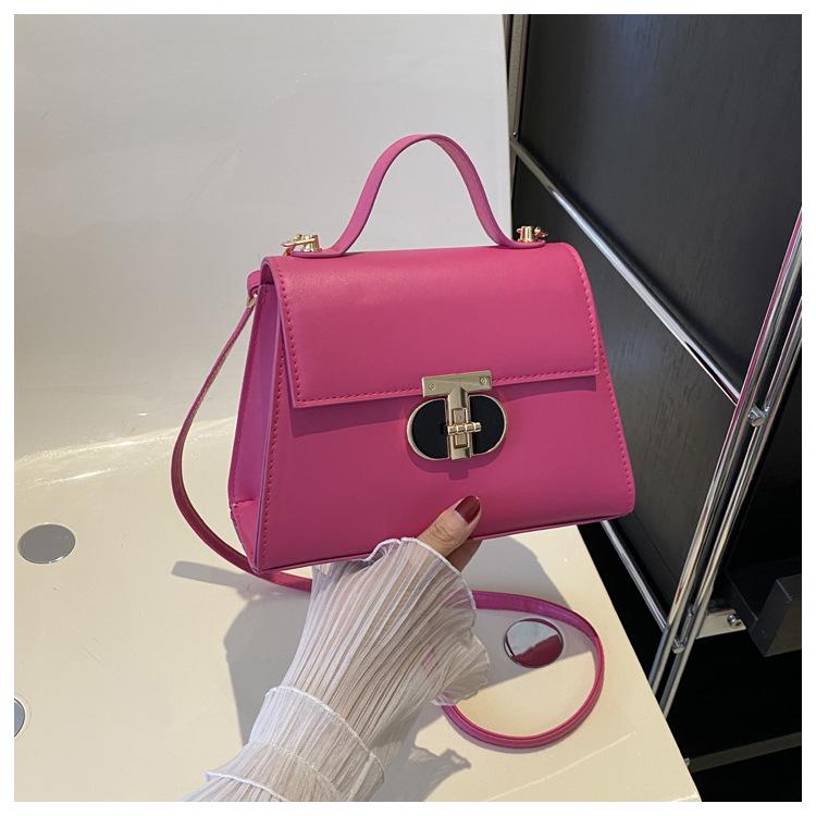 Женская летняя 2023 ретро сумка кроссбоди через плечо конфетного цвета: Модная и фактурная сумочка розовый
Женская летняя 2023 ретро сумка кроссбоди через плечо конфетного цвета: Модная и фактурная сумочка розовый