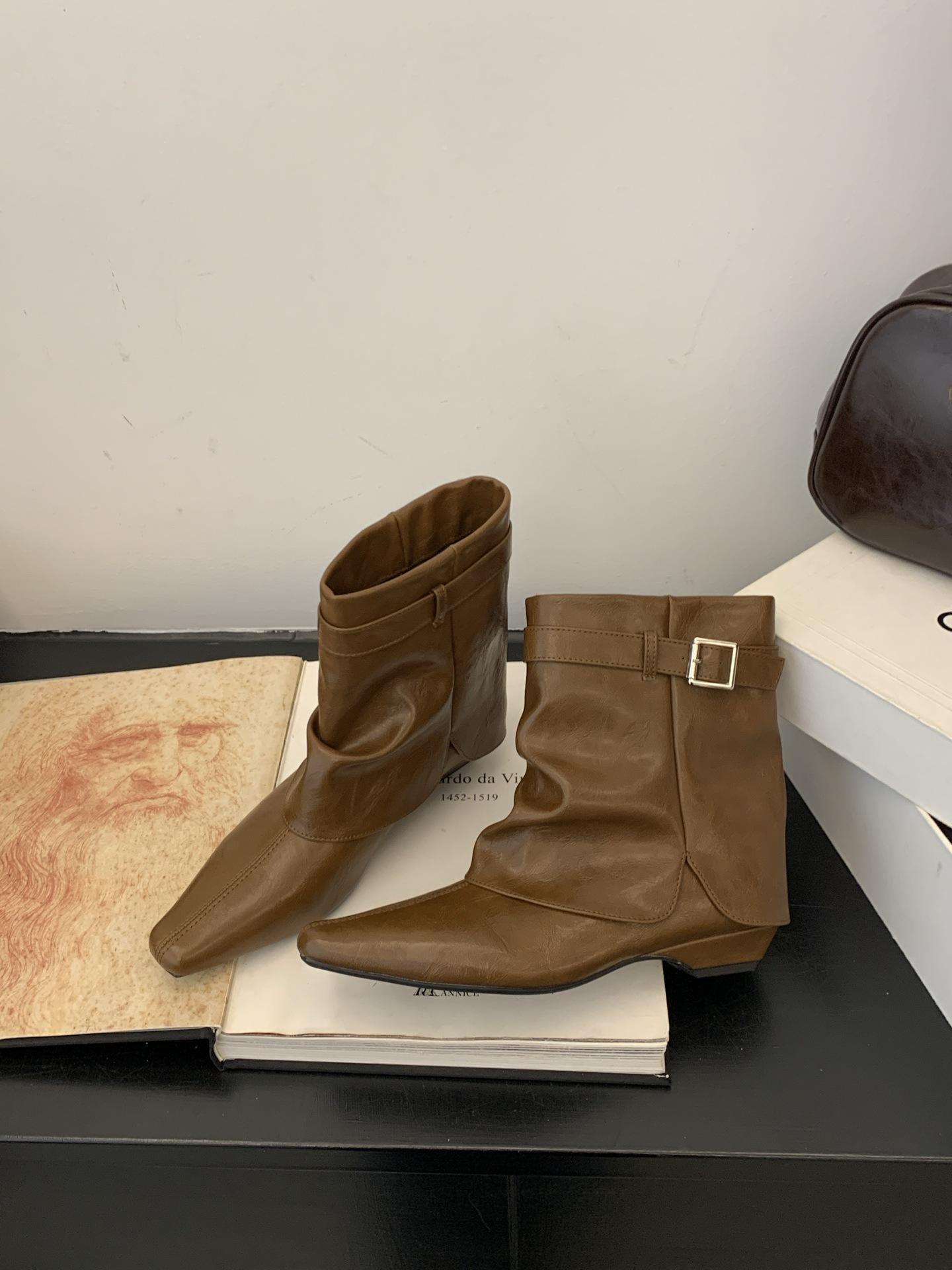 European and American sexy small square trouser boots women s square and 2025 autumn and winter fried street low-heeled sleeve short boots 39
European and American sexy small square trouser boots women s square and 2025 autumn and winter fried street low-heeled sleeve short boots 39