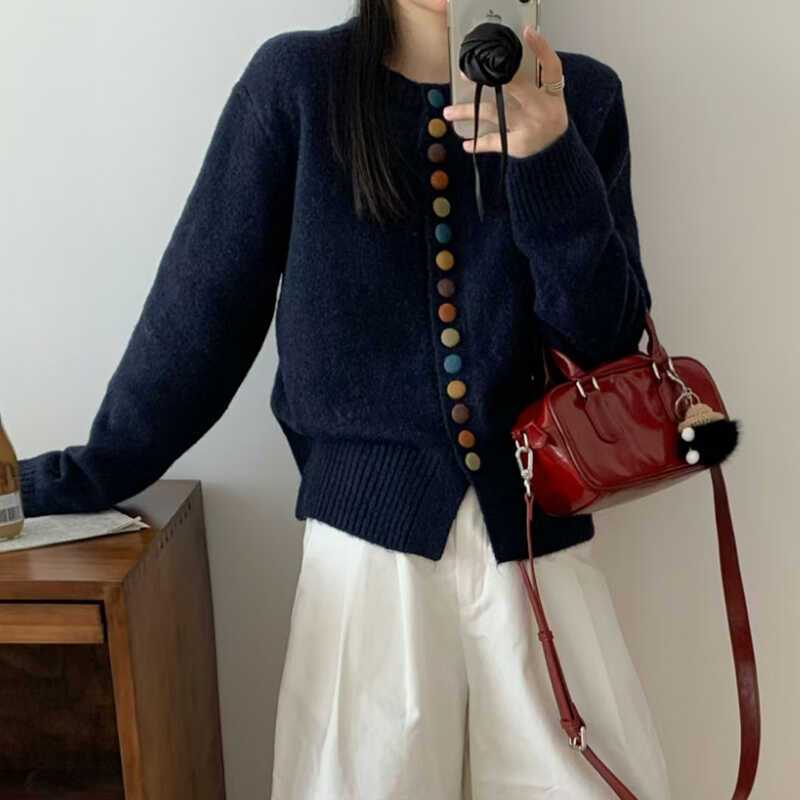 Женский свободный ленивый красочный свитер-пальто на пуговицах с круглым вырезом, осенне-зимний вязаный кардиган, универсальный топ XL
Женский свободный ленивый красочный свитер-пальто на пуговицах с круглым вырезом, осенне-зимний вязаный кардиган, универсальный топ XL