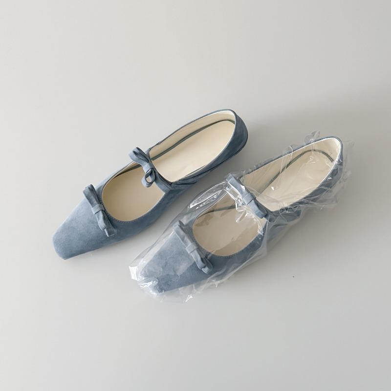 Версия из овчины, тупой квадратный носок, кожаный бантик, одинарная обувь, женская обувь на низком каблуке с мелким вырезом, туфли Мэри Джейн с темпераментом 35
Версия из овчины, тупой квадратный носок, кожаный бантик, одинарная обувь, женская обувь на низком каблуке с мелким вырезом, туфли Мэри Джейн с темпераментом 35