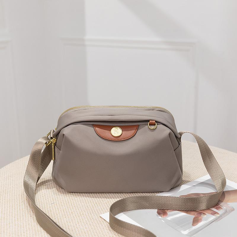 New Summer Oxford Cloth Women s Bag Simple and Easy To Match Commuter Bag Large Capacity One Shoulder Crossbody Nylon Canvas Bag
New Summer Oxford Cloth Women s Bag Simple and Easy To Match Commuter Bag Large Capacity One Shoulder Crossbody Nylon Canvas Bag