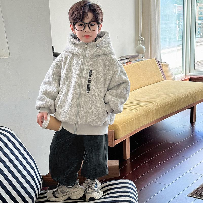 Fairy Tale Memory Boys Winter Coat 2025: Fashionable Fuzzy Thickened Warm Sweater for Boys Autumn/Winter. 110 cm
Fairy Tale Memory Boys Winter Coat 2025: Fashionable Fuzzy Thickened Warm Sweater for Boys Autumn/Winter. 110 cm