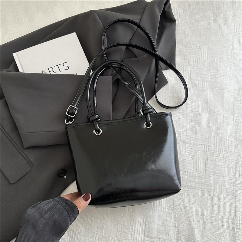 Vintage Simple Solid Color PU Leather Women s Shoulder Bags Casual Versatile Ladies Crossbody Bag Large Capacity Female Handbag чёрный
Vintage Simple Solid Color PU Leather Women s Shoulder Bags Casual Versatile Ladies Crossbody Bag Large Capacity Female Handbag чёрный